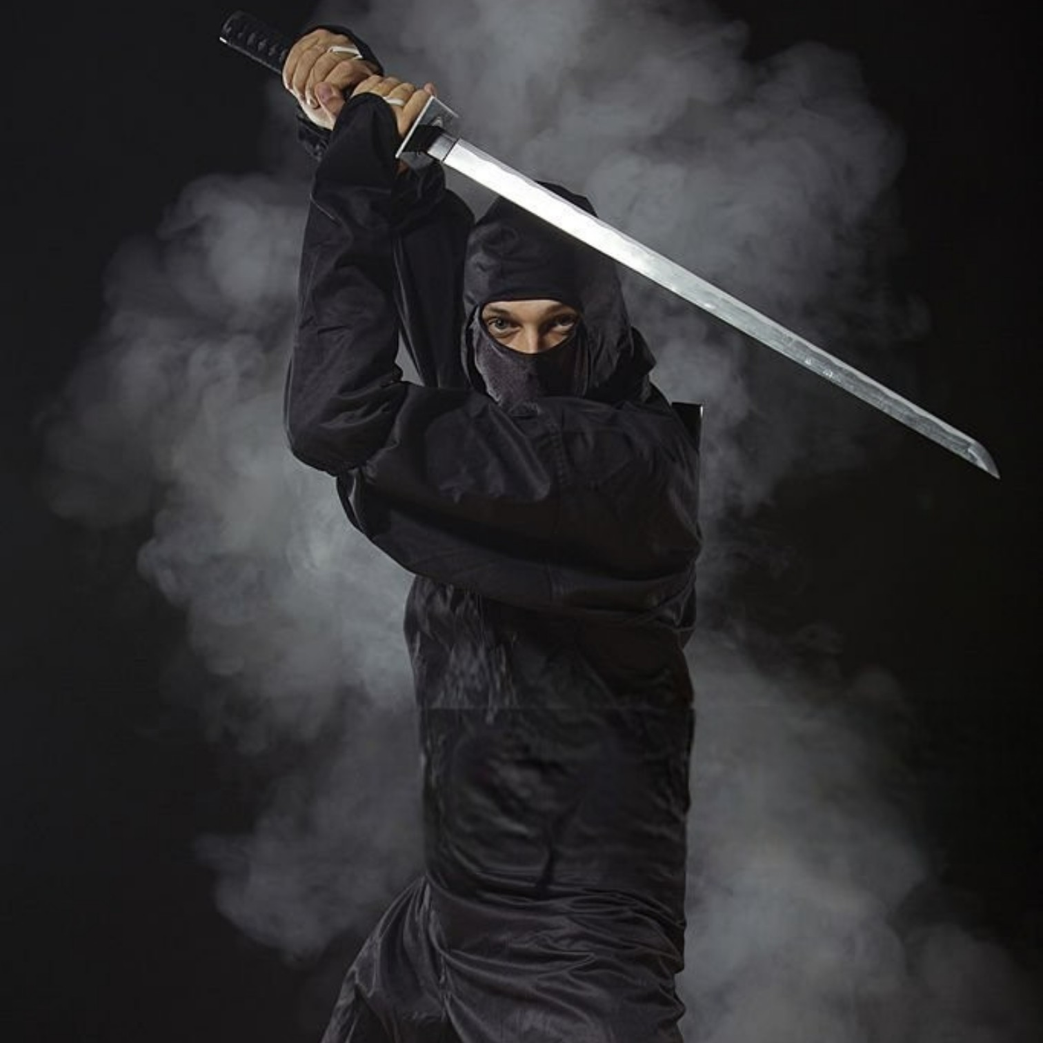 NINJA忍者 — Maestro de lo Invisible, Encarnación del Poder Silencioso por Kumagon 